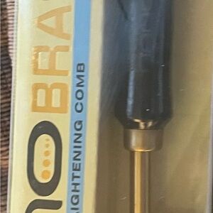 Braid Brightening Comb in Black and Gold